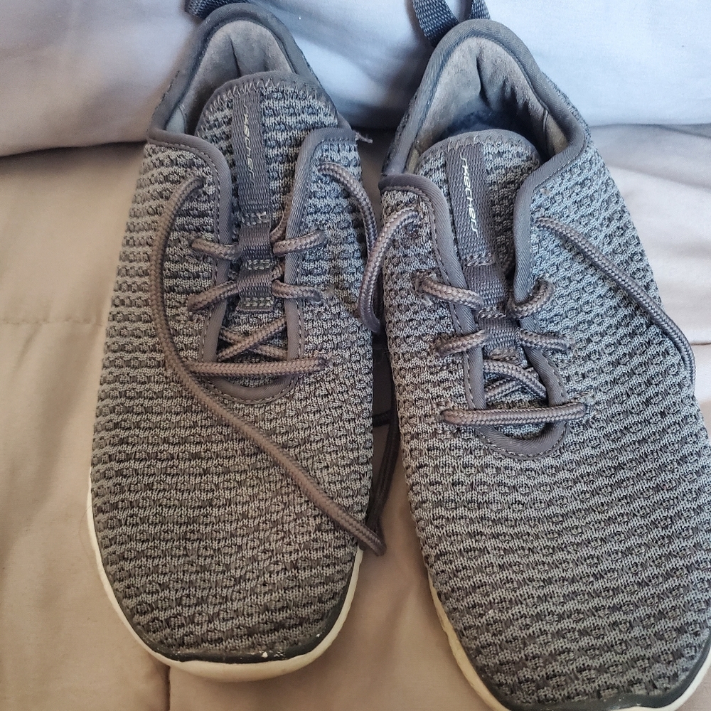 Sketches Tennies Shoes